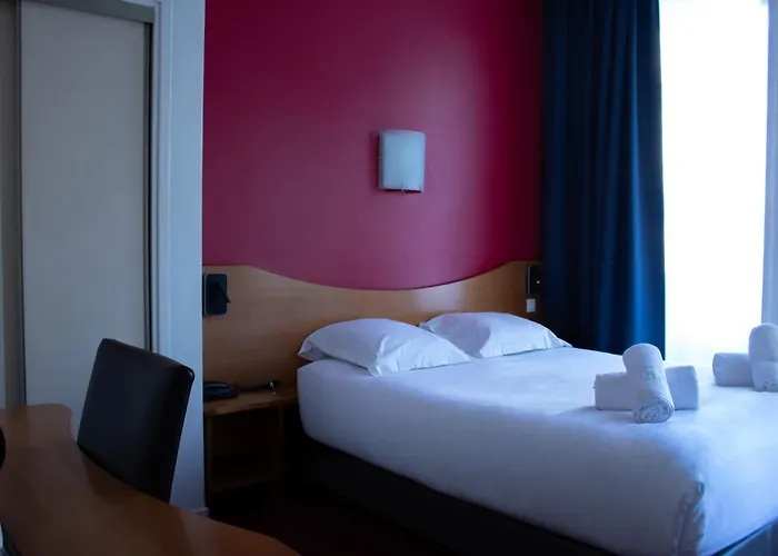 Le Clocher De Rodez Centre Gare
